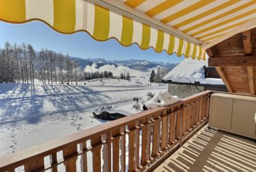 Elégant appartement avec vue panoramique dans le domaine du Golf