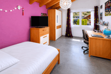 Élégante villa familiale avec piscine à Granges VS