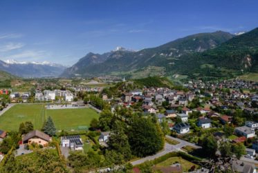 Élégante villa familiale avec piscine à Granges VS