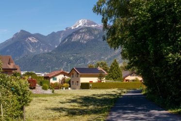 Élégante villa familiale avec piscine à Granges VS
