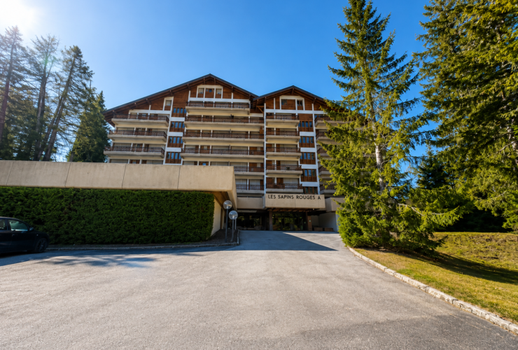 Prime 4.5-Room Apartment in Central Crans-Montana